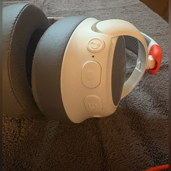 JBL kids headphones - Picture 3 of 3